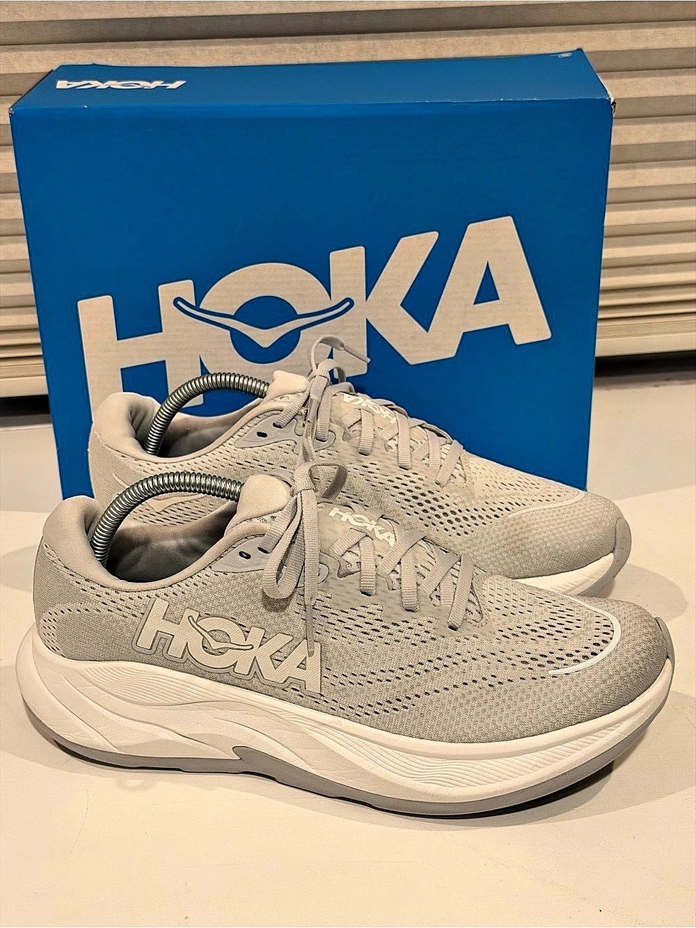 HOKA Rincon 4 Women's Gray & White Athletic Shoes US 10.5B